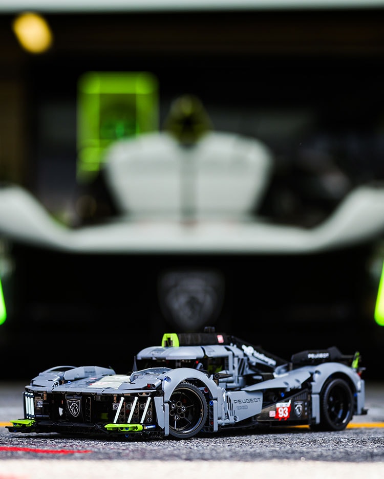 immerse yourself in the world of motor racing with the hybrid hypercar  peugeot 9x8 in lego® technic™ version