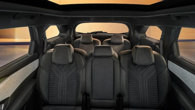 Nuovo Peugeot E 5008 il SUV elettrico 7 posti Peugeot IT