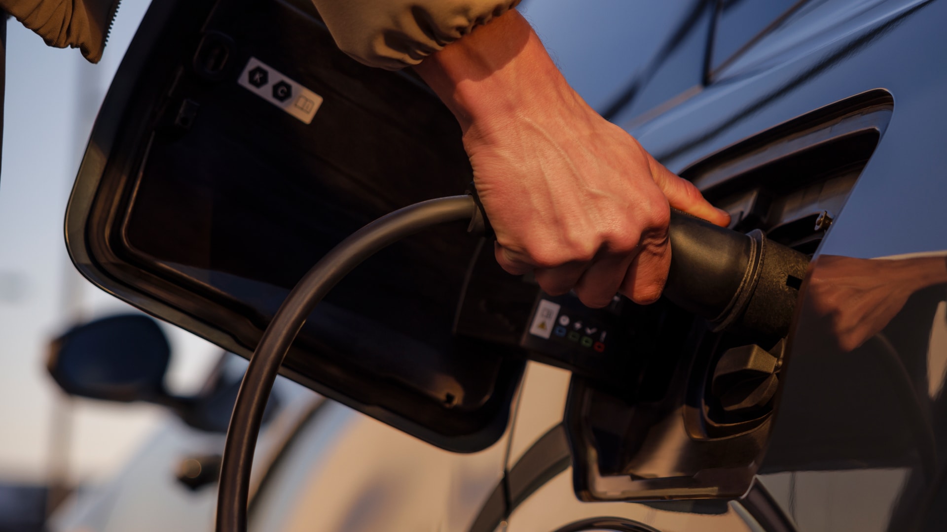 E-5008 Charging