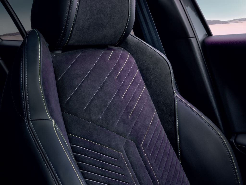 Nuovo PEUGEOT E-2008 nuovi tessuti