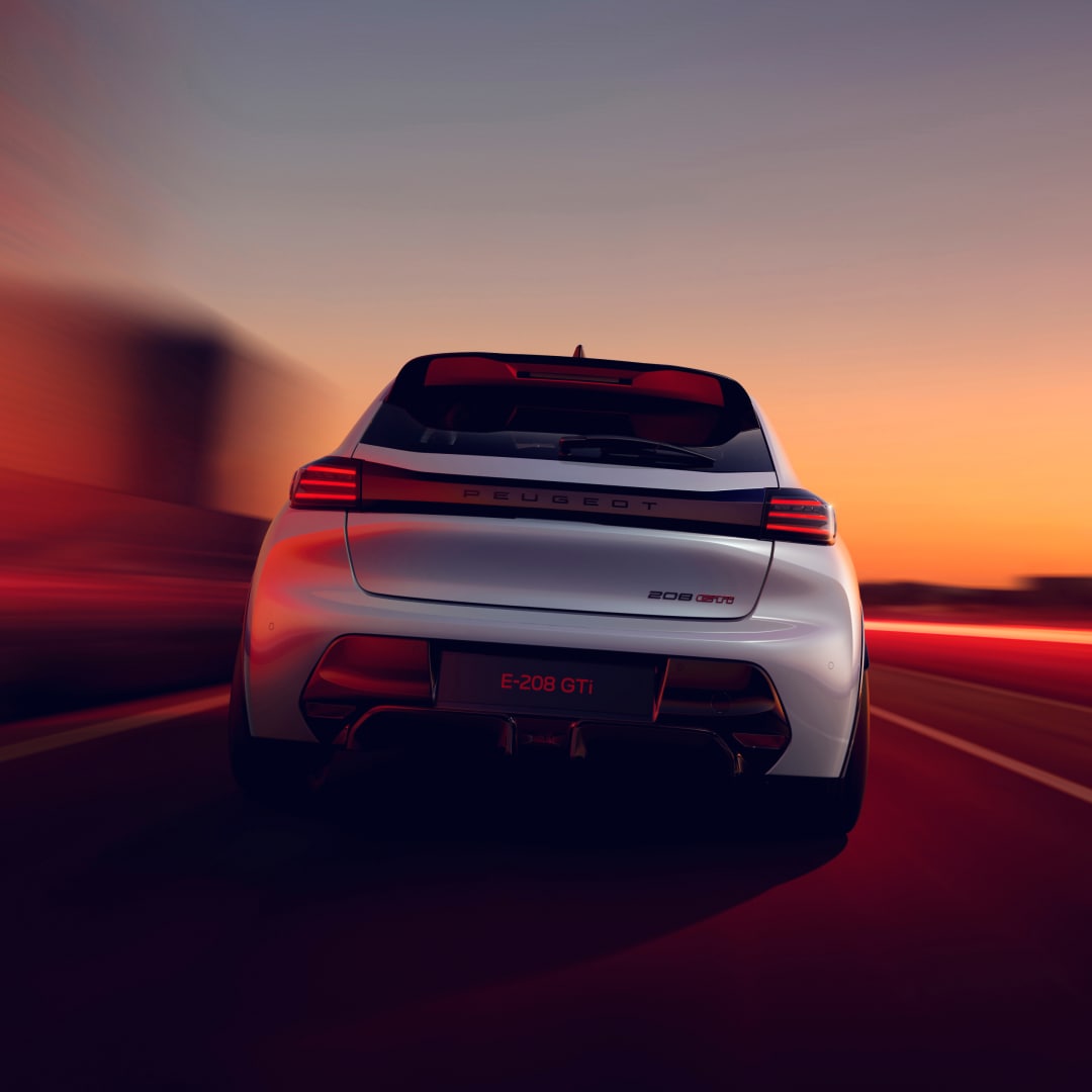 Nuova PEUGEOT E‑208 GTi vista posteriore
