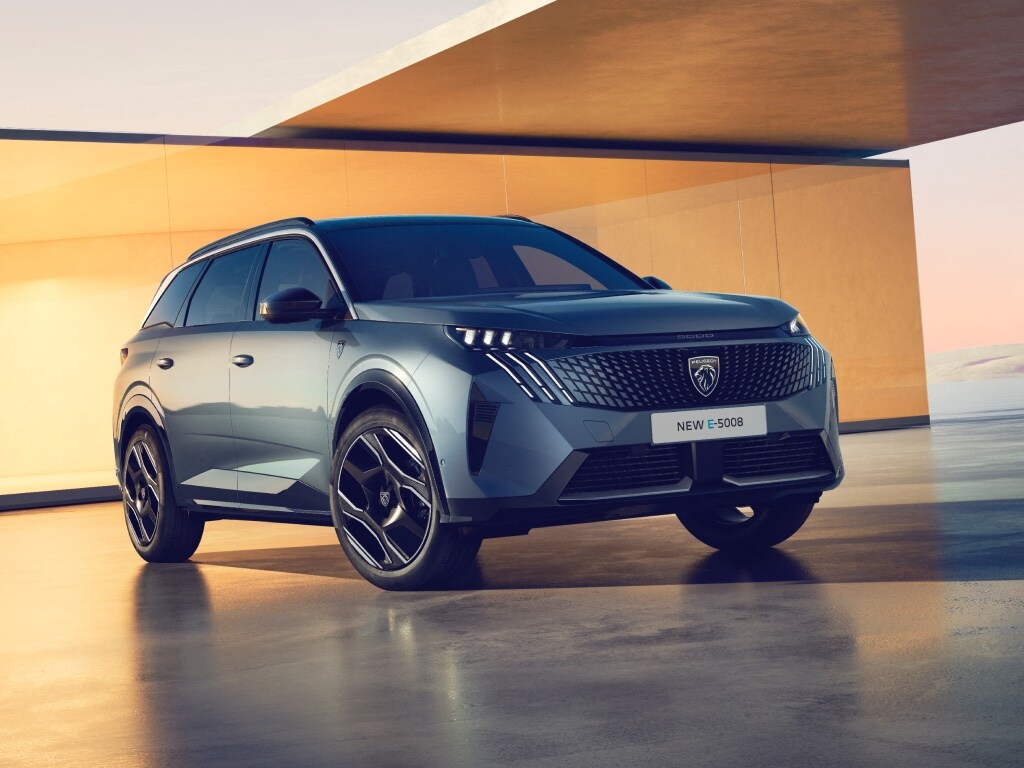 New PEUGEOT E-5008 Blue Ingaro front view