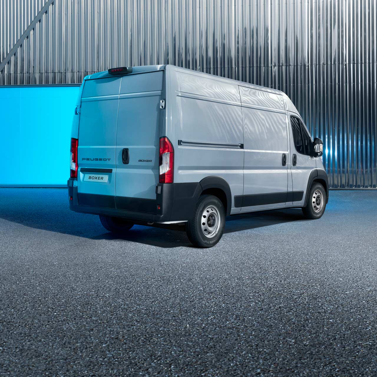 PEUGEOT BOXER rear view