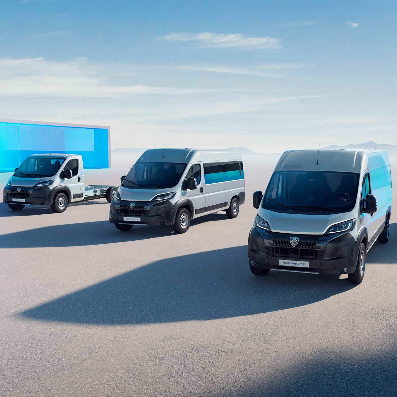 PEUGEOT E-BOXER front view