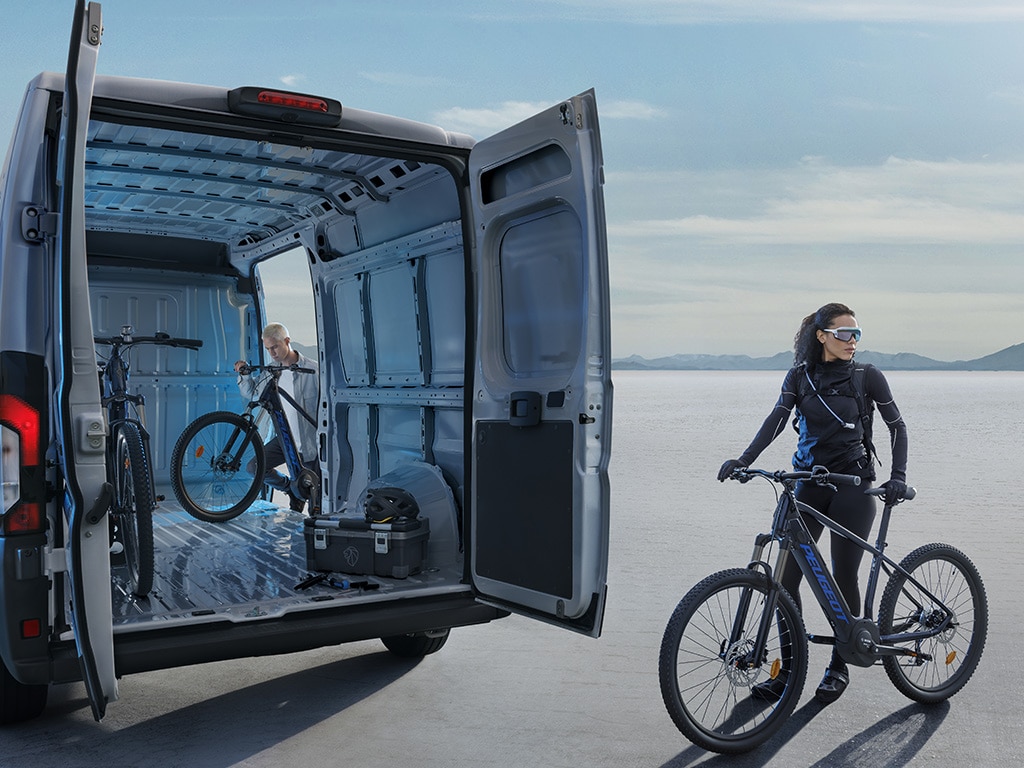 New PEUGEOT E-BOXER modular interior design