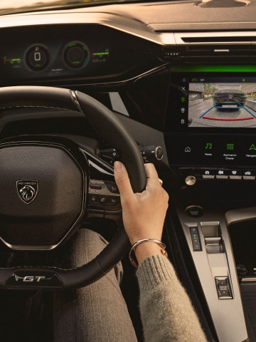 Nuova PEUGEOT 408 Hybrid i-Cockpit