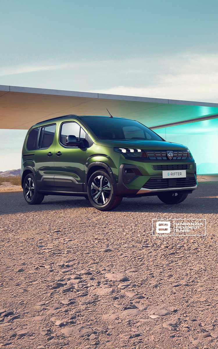 Vista frontale di PEUGEOT E-RIFTER